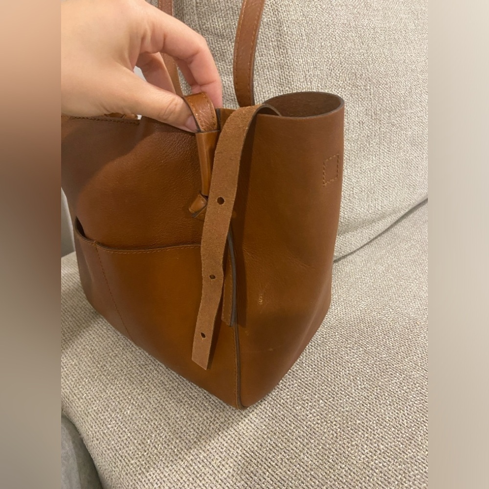 Madewell Knotted Leather Tote Bag - Picture 5 of 9